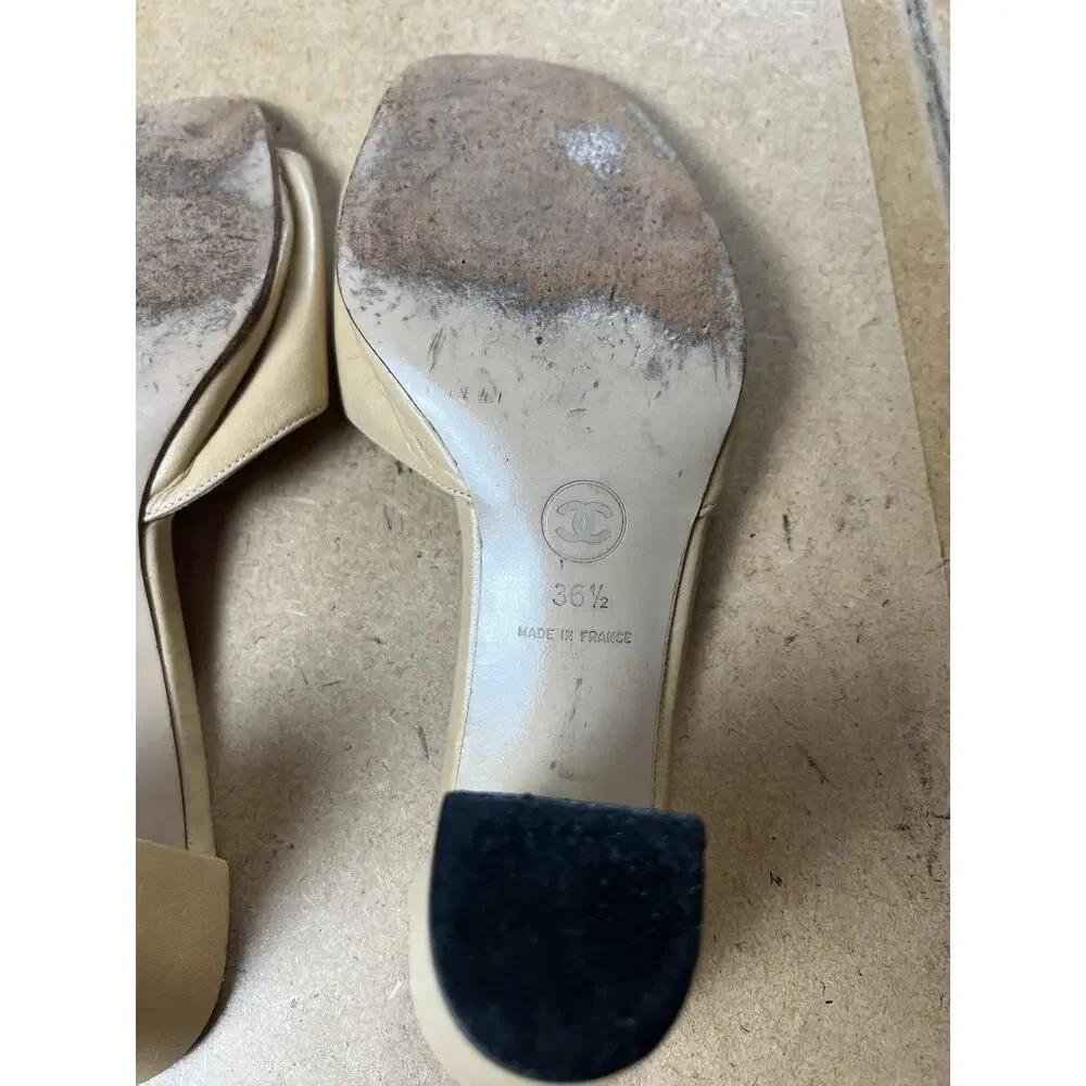 CHANEL Shoes Womens 6 Beige Leather Mule Block Heel Open Toe Slip On CC